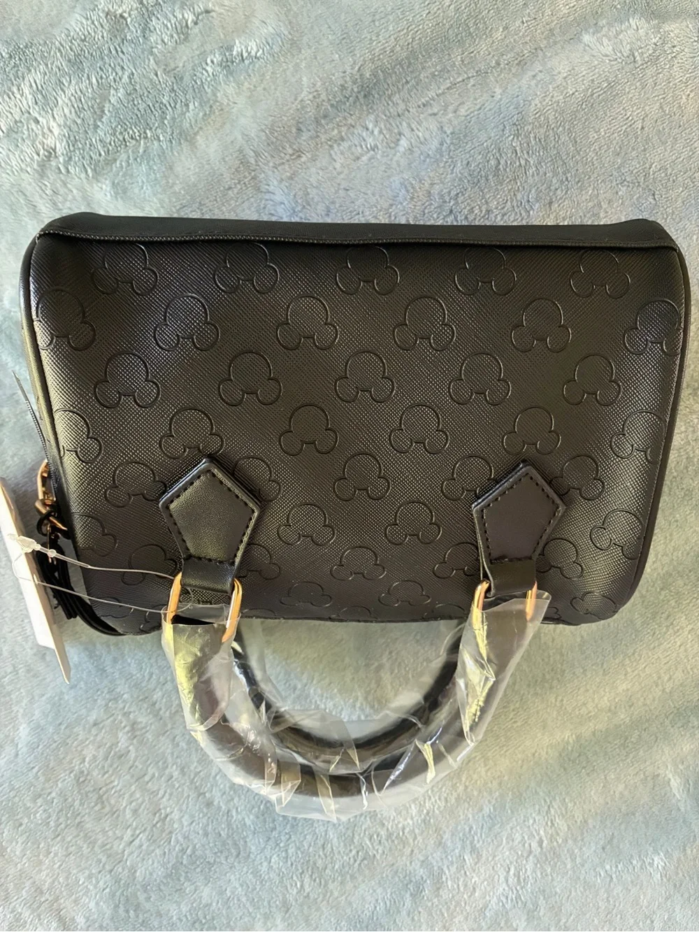 Minnie Mouse Girls Black Purse with Pink Accent. Has shoulder strap. NWT